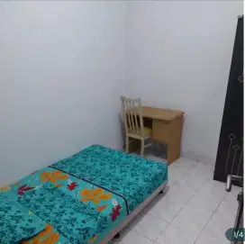 Disewakan kamar kost pria pinggir jalan raya Serdang, Kemayoran,