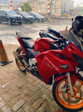 Honda CBR 150R 2012 – Mesin Halus, Body Mulus