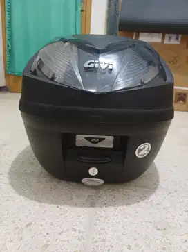 Jual Top Box Givi E25NT 25 Liter Black