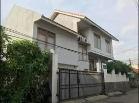 Jual BU,rumah siap huni Gandaria Utara