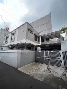 Rumah 2 lantai siap huni Tebet Barat
