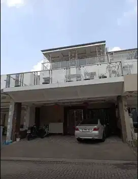 Rumah siap huni Casa Jardin Cengkareng