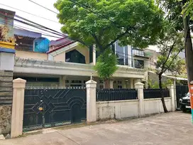 Rumah siap huni 2 lt kav polri Jelambar
