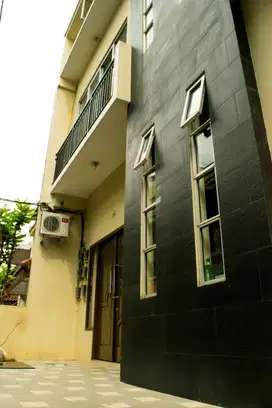 Kostan 33 kamar di Grogol Petamburan