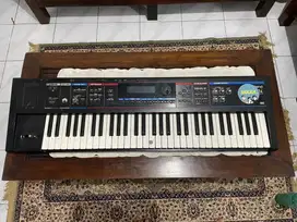 Keyboard Roland Juno DI