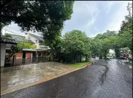 Rumah mewah jl Dharmawangsa Kebayoran Baru