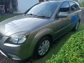 Kia Pride 2010 Bensin