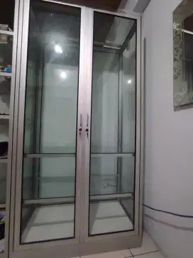 Lemari Baju Kaca 2 Pintu (Bisa Nego)