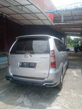 Xenia xi AT 1300cc 2011