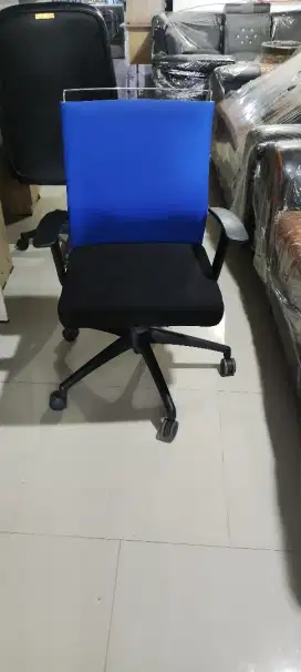 Kursi kantor merk stramm. bekas kondisi 95%