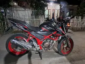 Jual motor honda CB150R tahun 2017 pemakaian pribadi