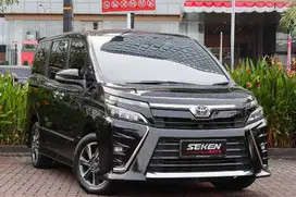 Toyota Voxy 2.0 Sunroof AT Matic 2019 Hitam Metalik. FULL RECORD!!!
