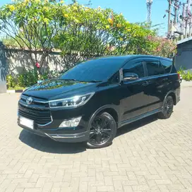 Mobil Innova Venturer Tahun 2019
