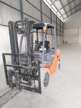 Forklift TOYOTA 3 Ton 2017
Balikpapan