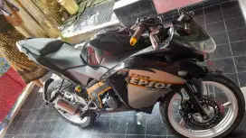 jual motor CBR 2011 Injek Ss lengkap 8jt