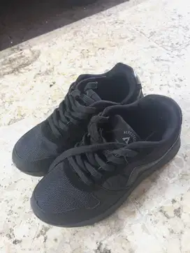 Sepatu AeroStreet size 40 full hitam