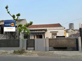 Rumah elegan di Ciracas, jakarta timur. Bisa usaha dilewati jaklingko