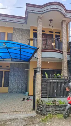 Jual rumah 2lantai