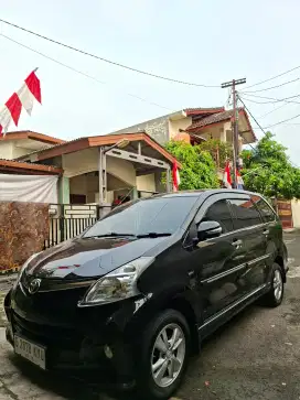 Toyota Avanza Veloz 1.5 AT 2012