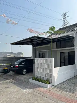 Rumah Pojok Perumahan Golden East Kebomas III Cluster Montana