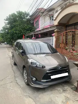 Toyota Sienta Type E 1.5 2017 (NEGO)