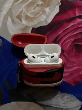 Apple AirPods Pro (generasi ke-2) dengan USB-C