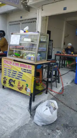 butuh pegawai perempuan serabutan pengalaman dunia kuliner.