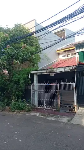 DIJUAL RUMAH TUA PONDOK GADING UTAMA (PGU) 6X17 HDP BARAT HRG BAGUS