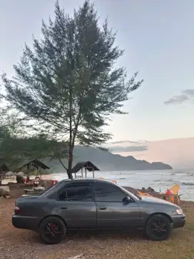 Jual cepat satu unit mobil toyota great corolla 1993