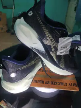 Sepatu Running Asics