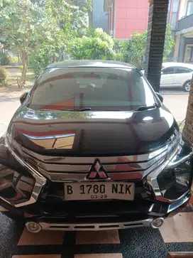 Mobil di jual xpander sport hitam AT