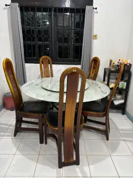 Meja Marmer Bundar