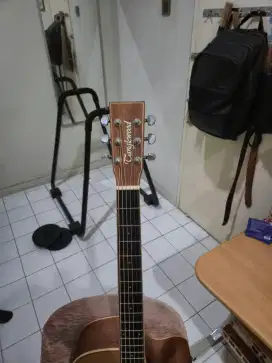 Tanglewood Accoustic Guitar TW 9 E