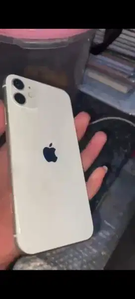 Jual HP IPHONE 11 .64GB .EX INTER HP FULL ORIAN MULUS BANGET NO MINUS