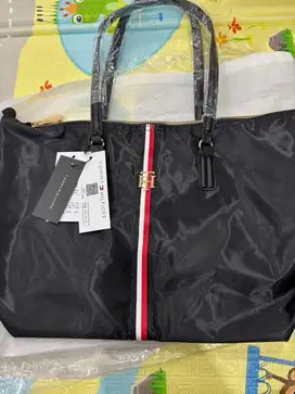 Dijual tas tommy HILFIGER