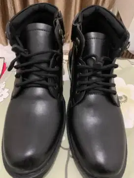 Sepatu PDH/SECURITY size 41
