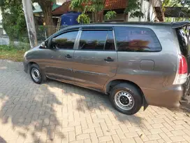 Toyota Kijang Innova 2011 Bensin