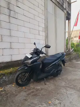 Vario 125 tahun 2022 low km