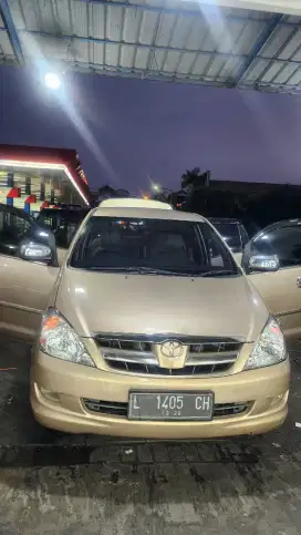 Toyota Kijang Innova 2004 Bensin