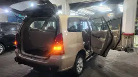 Toyota Kijang Innova 2004 Bensin