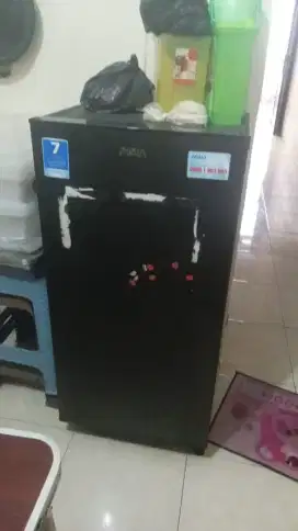 Jual kulkas aqua 1 pintu bekas
