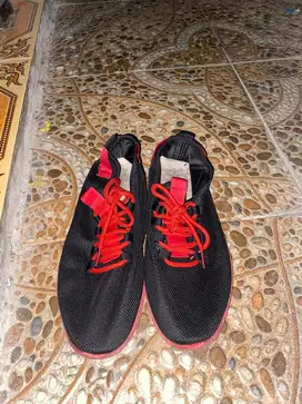sepatu sneakers karet pria
