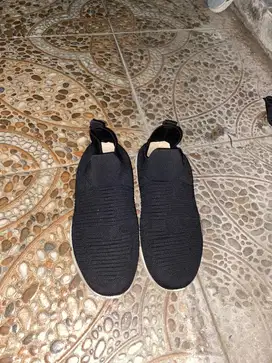 sepatu slop sneakers pria