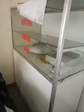 Etalase bekas dijual
