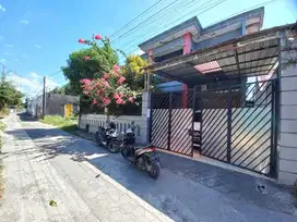 Jual rumah dua lantai dkt pasar Ngipik Baturetno Banguntapan Bantul