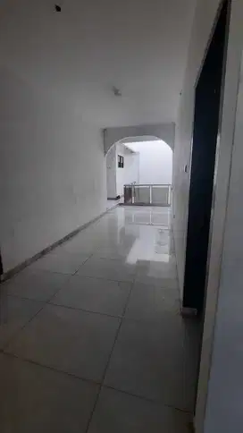 Disewakan Rumah Muara Karang 10 x 20 2Lantai Hadap Selatan 130 jt/thn