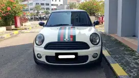 Km53rb mini cooper minicooper 1.6 at 3 door 2012 putih