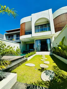 JUAL Villa Baru 2lt Bergaya Santorini Lokasi Ungasan area Investasi