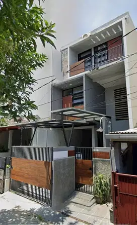 Jual Rumah Mewah Minimalis Siap Huni Lok Strategis Mepet Surabaya