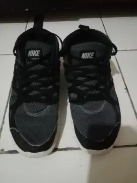 Sepatu Nike second